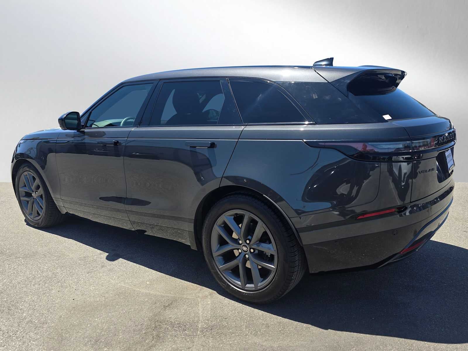 2026 Land Rover Range Rover Velar Dynamic SE