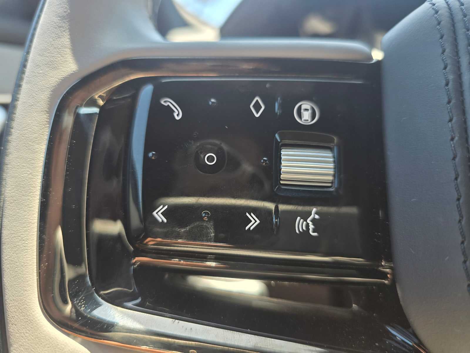 2026 Land Rover Range Rover Velar Dynamic SE
