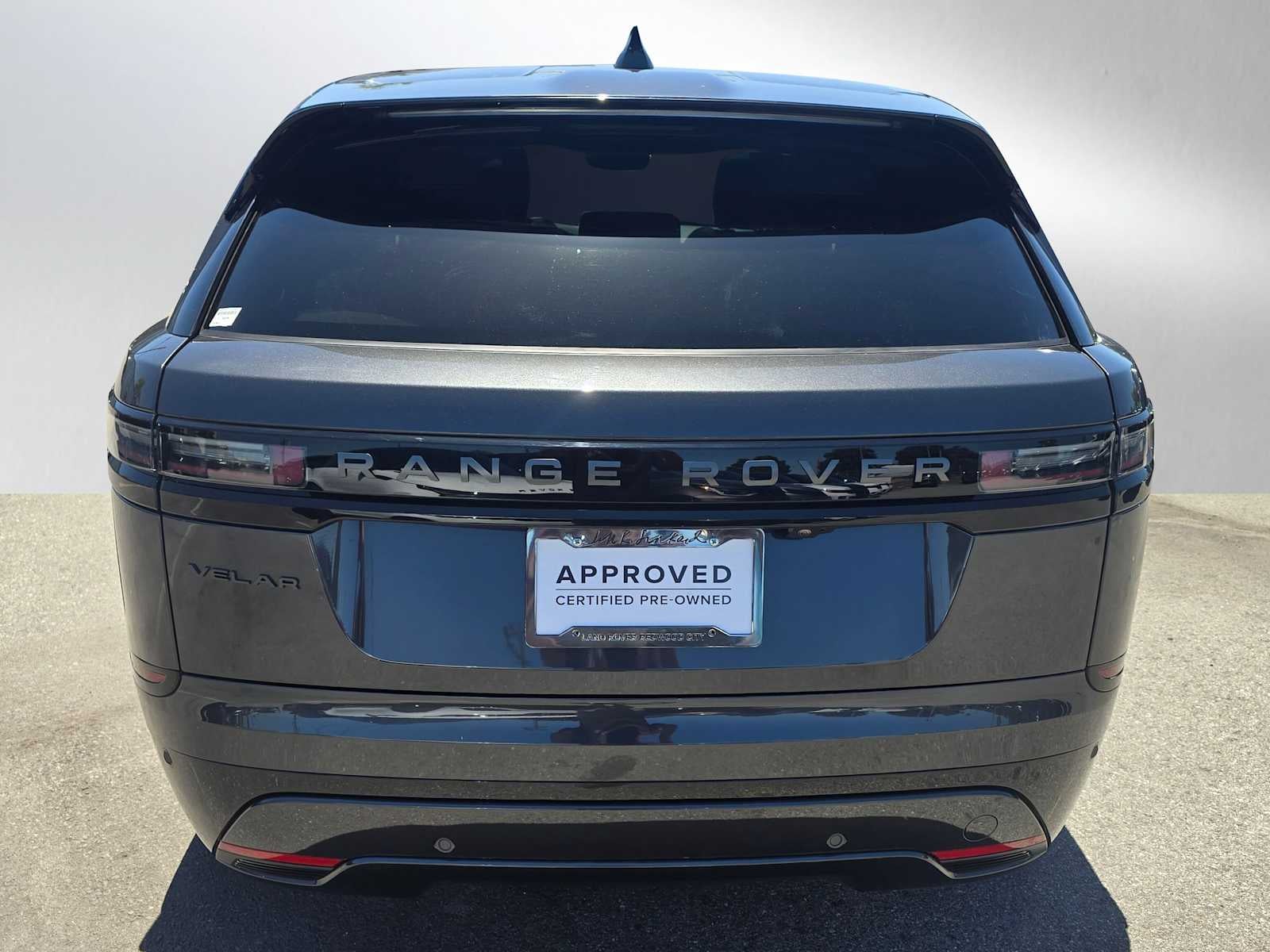 2026 Land Rover Range Rover Velar Dynamic SE