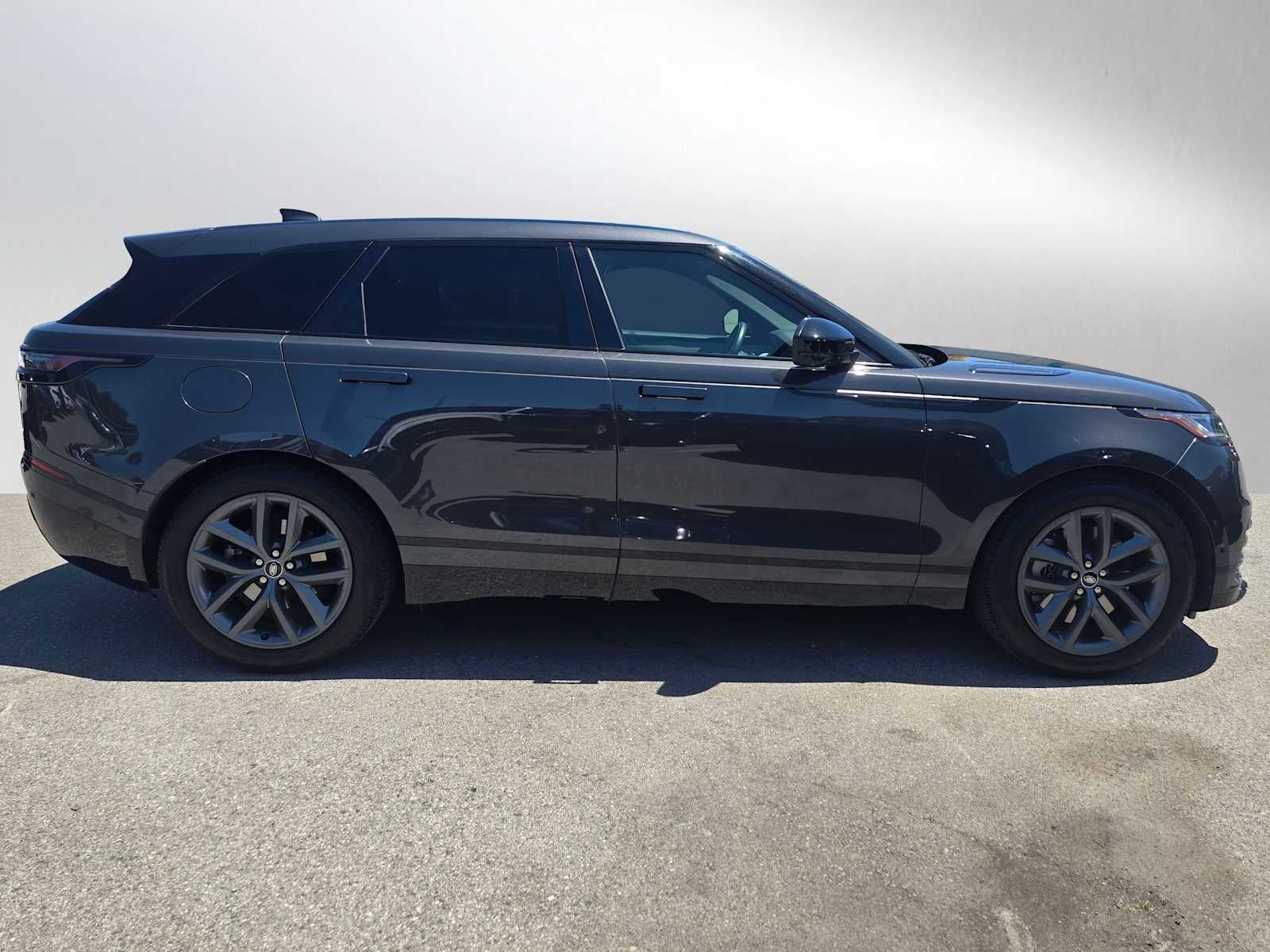 2026 Land Rover Range Rover Velar Dynamic SE