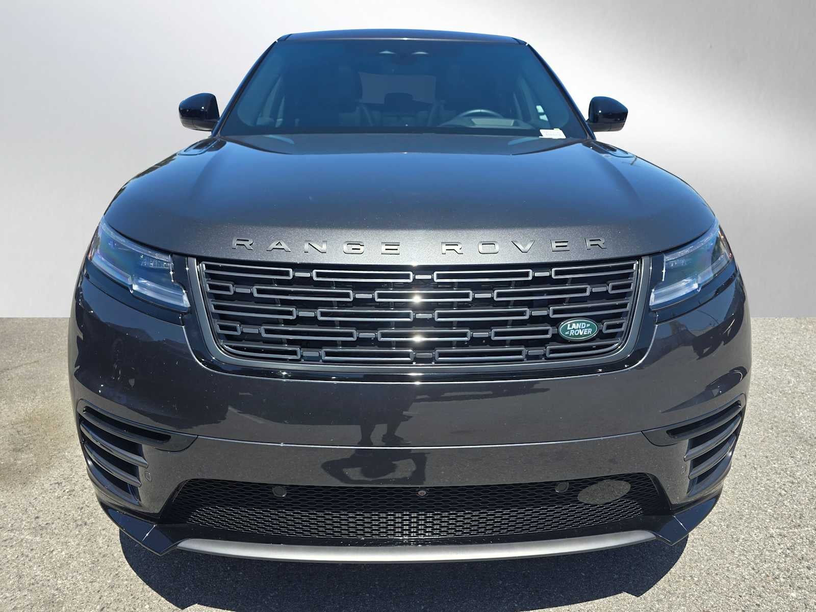 2026 Land Rover Range Rover Velar Dynamic SE