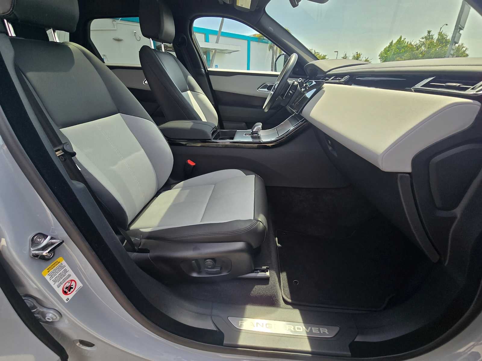 2026 Land Rover Range Rover Velar Dynamic SE