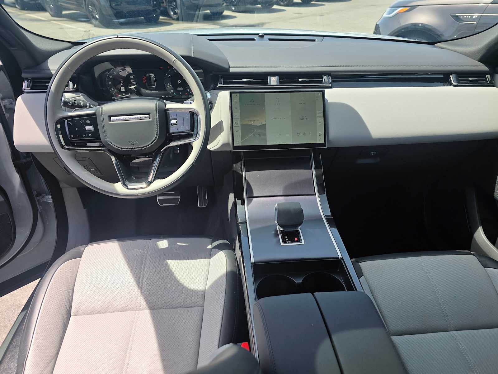 2026 Land Rover Range Rover Velar Dynamic SE
