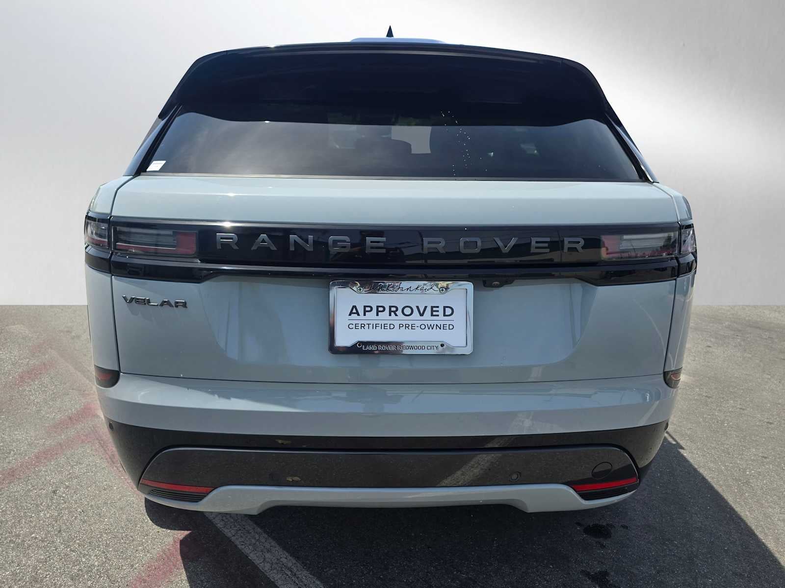 2026 Land Rover Range Rover Velar Dynamic SE