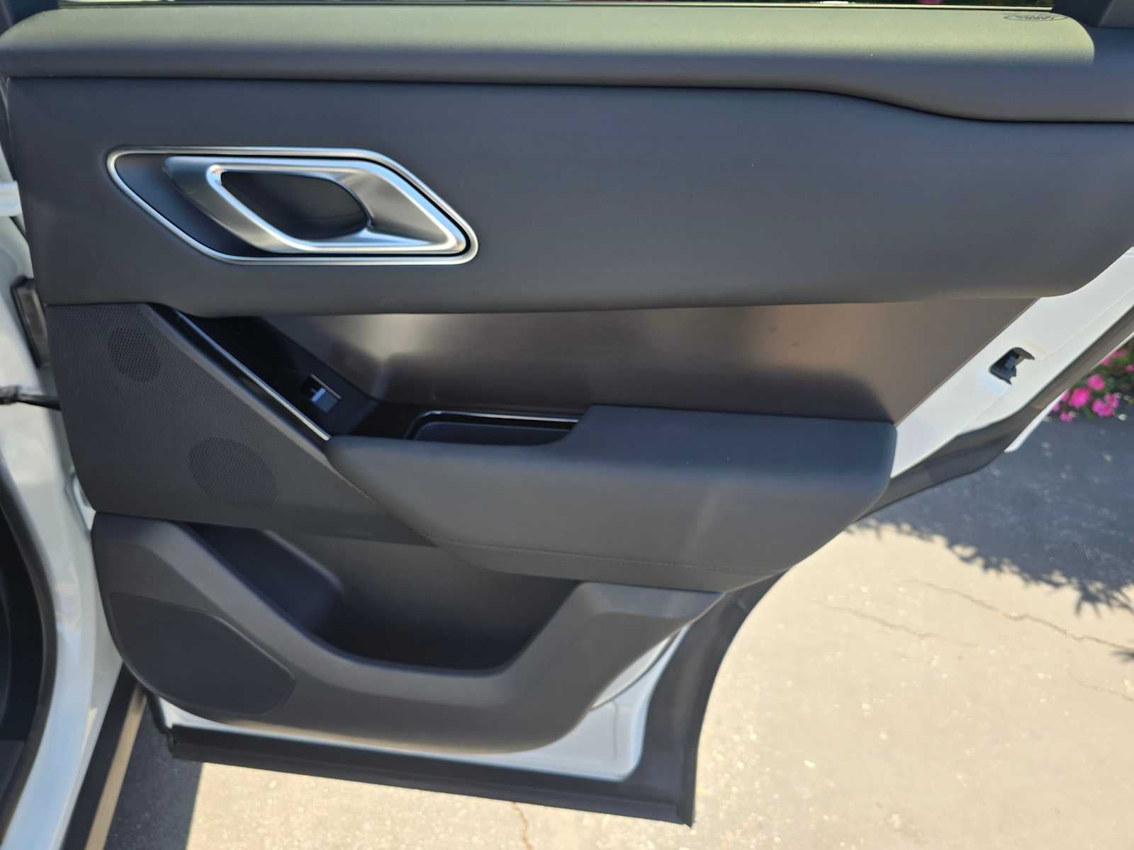 2026 Land Rover Range Rover Velar Dynamic SE