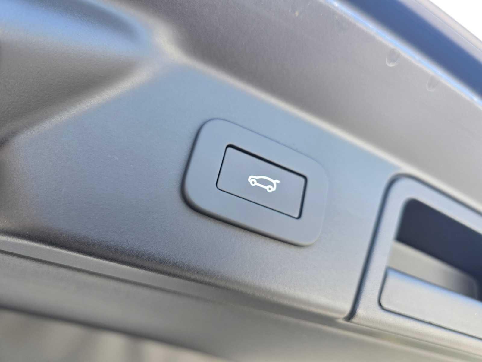 2026 Land Rover Range Rover Velar Dynamic SE