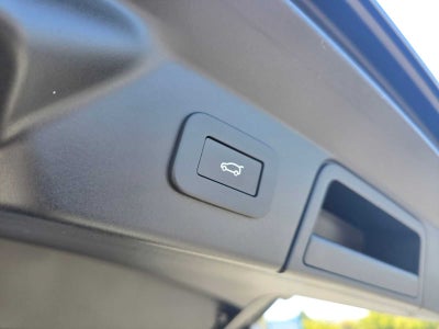 2026 Land Rover Range Rover Velar Dynamic SE