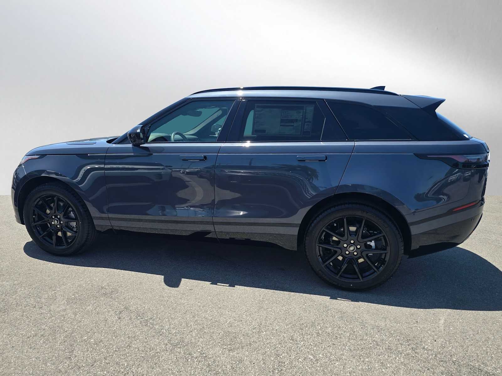2026 Land Rover Range Rover Velar Dynamic SE