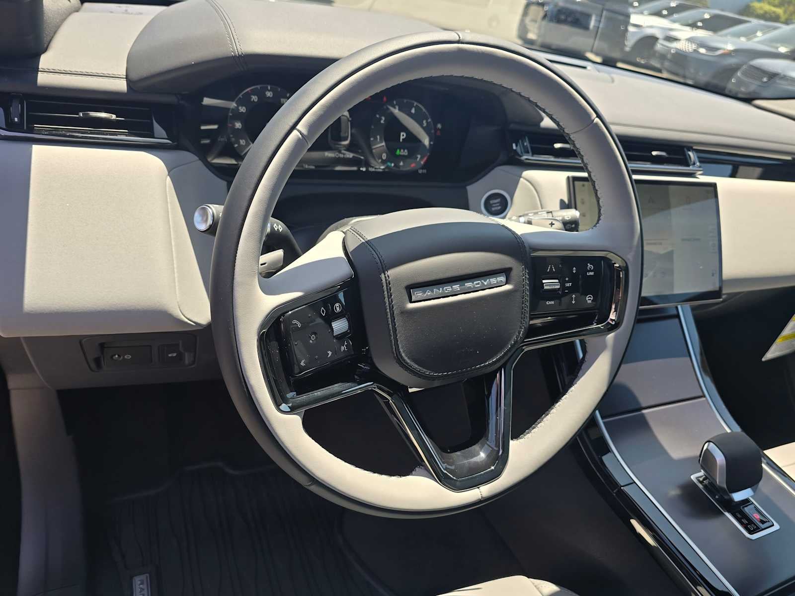 2026 Land Rover Range Rover Velar Dynamic SE