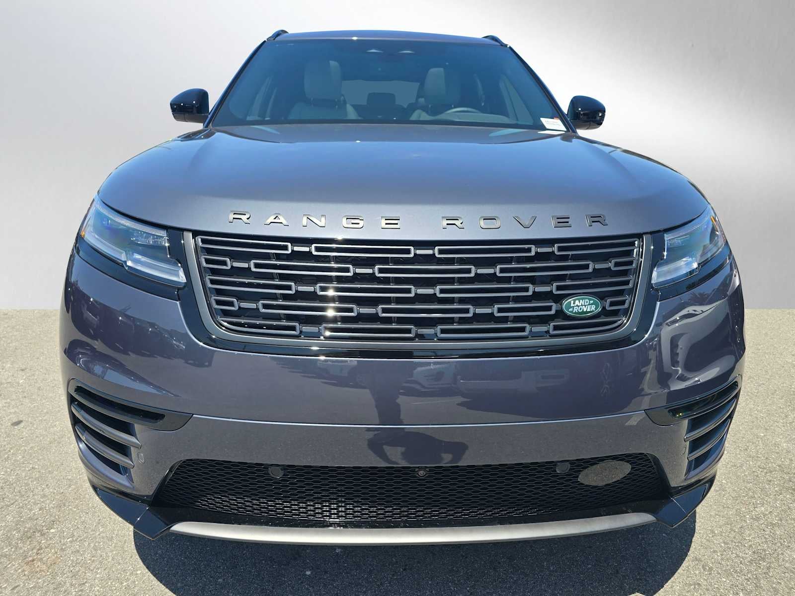 2026 Land Rover Range Rover Velar Dynamic SE