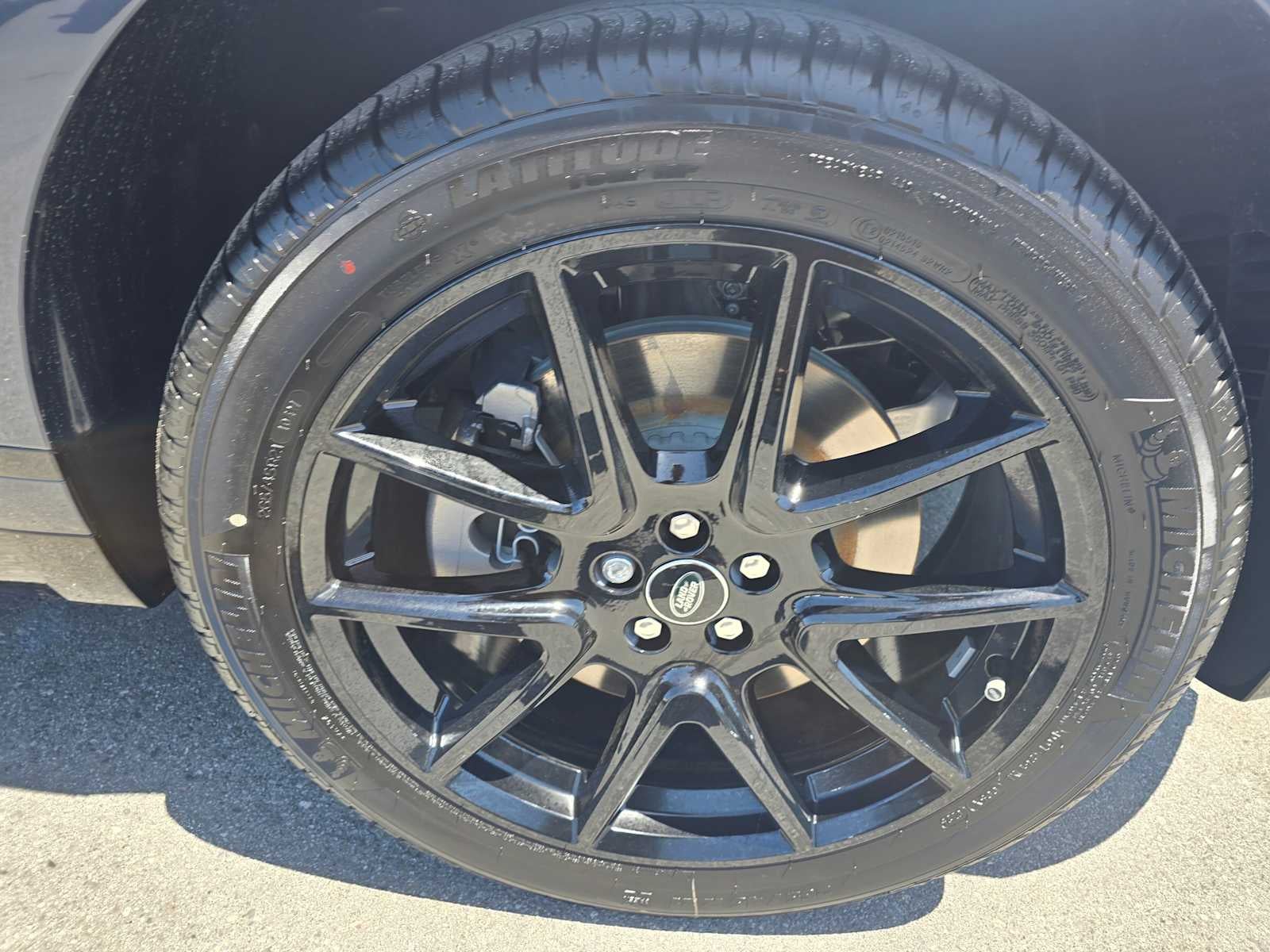 2026 Land Rover Range Rover Velar Dynamic SE