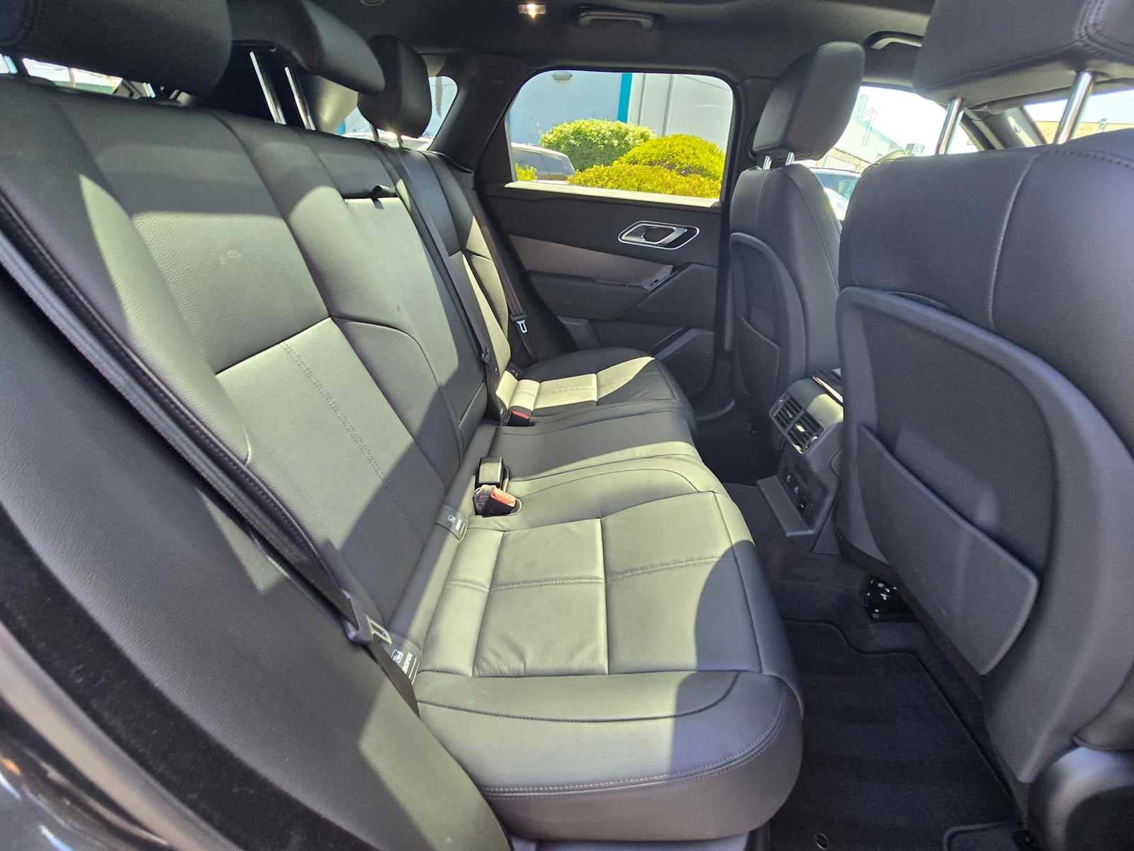 2025 Land Rover Range Rover Velar Dynamic SE