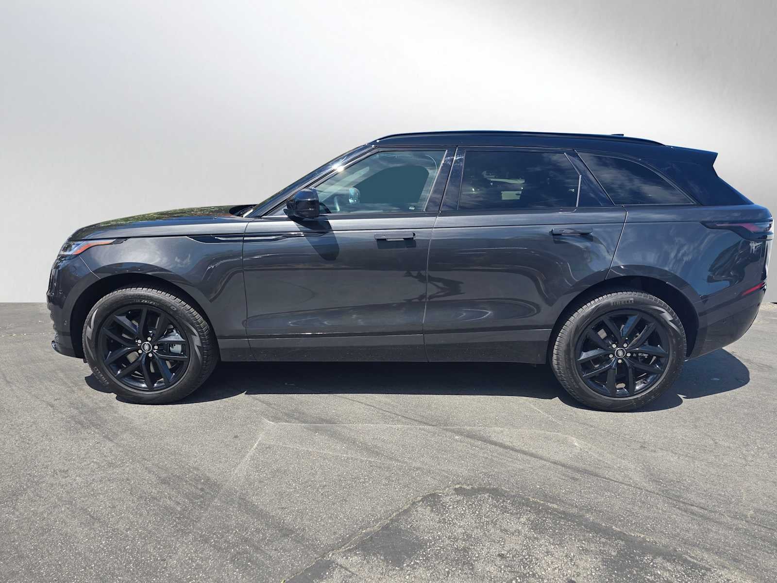 2025 Land Rover Range Rover Velar Dynamic SE