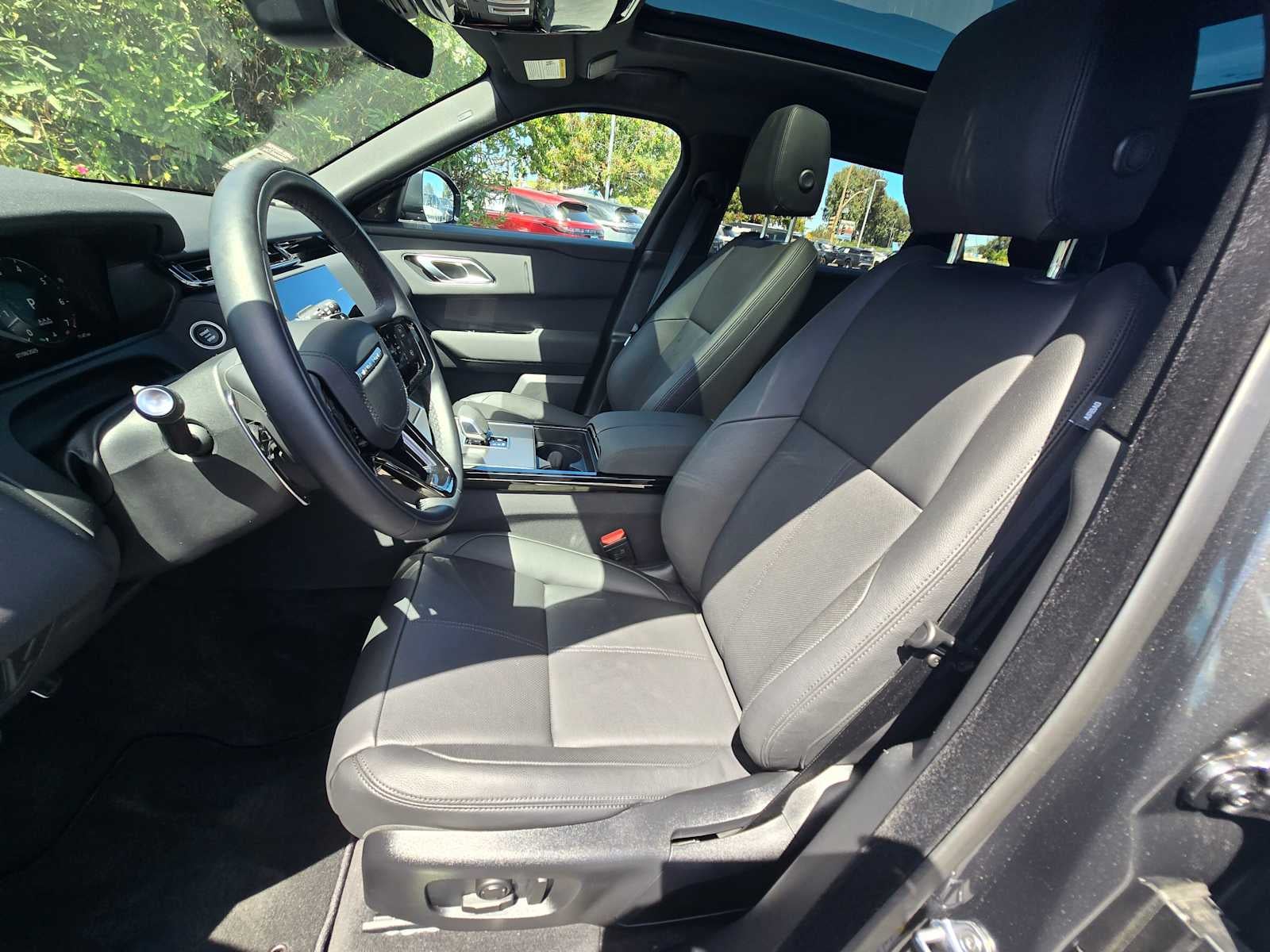 2025 Land Rover Range Rover Velar Dynamic SE