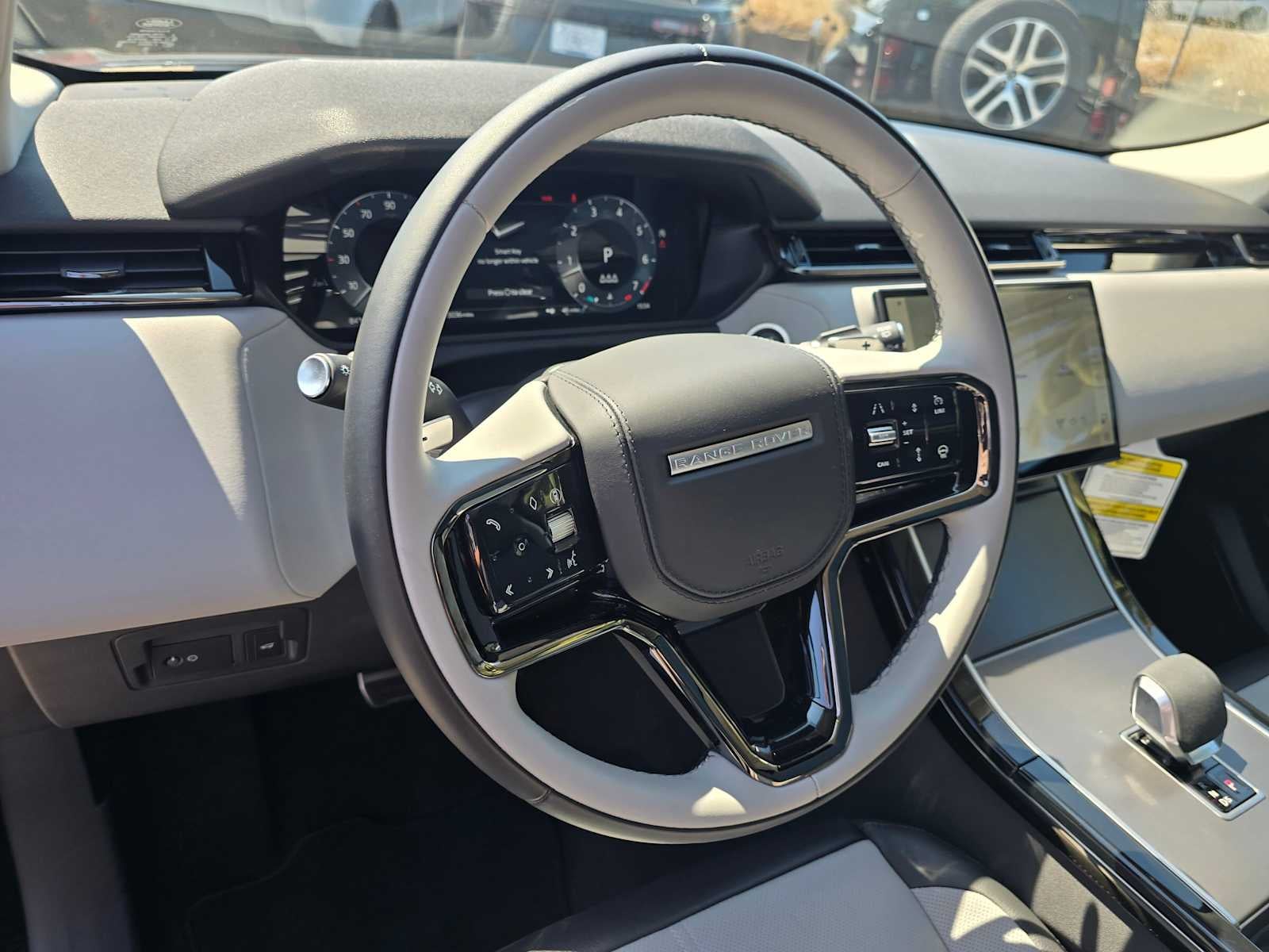 2025 Land Rover Range Rover Velar Dynamic SE