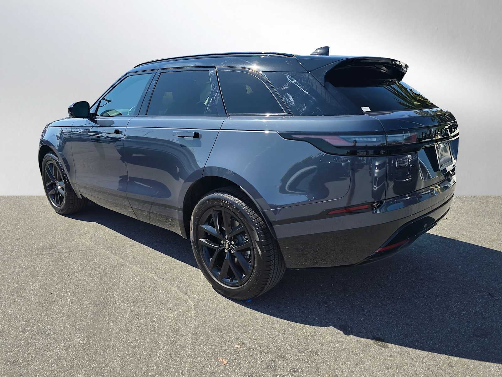 2025 Land Rover Range Rover Velar Dynamic SE