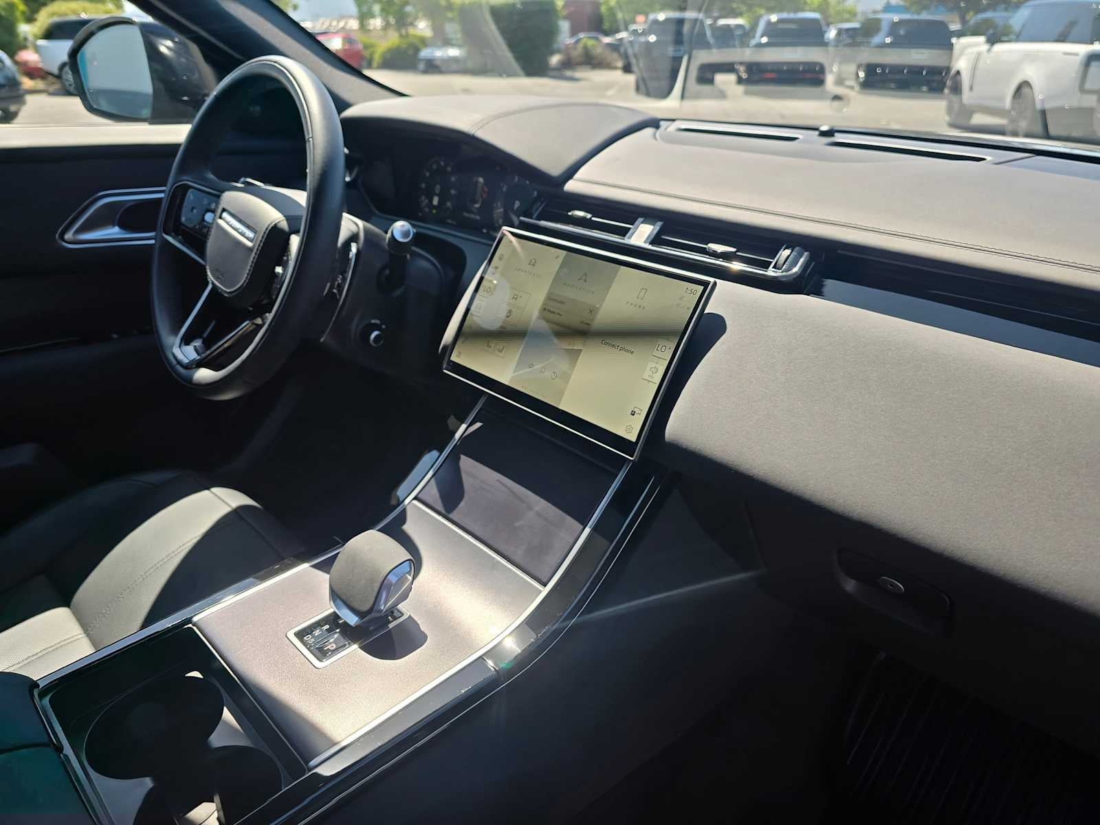 2026 Land Rover Range Rover Velar Dynamic SE