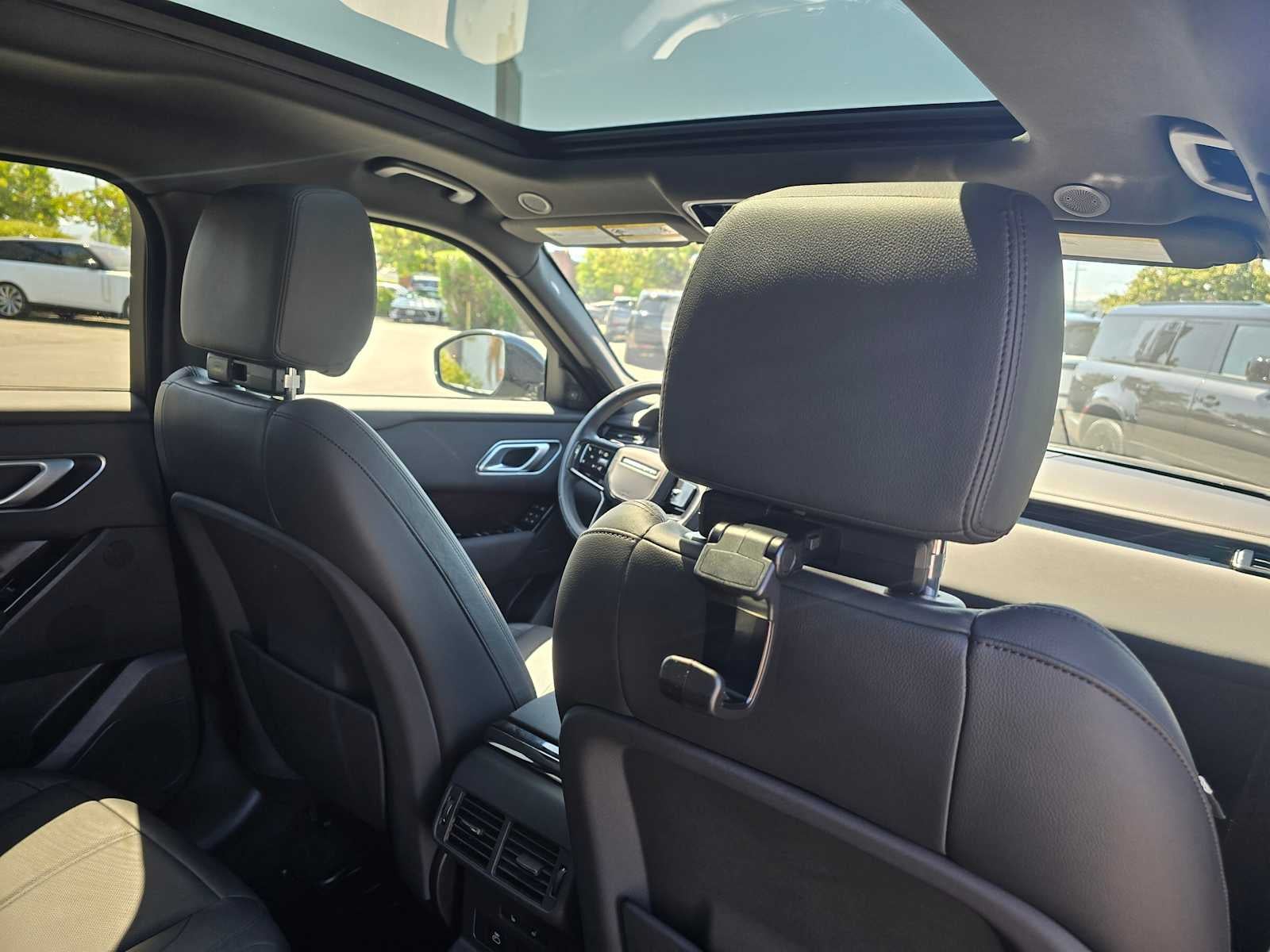 2026 Land Rover Range Rover Velar Dynamic SE