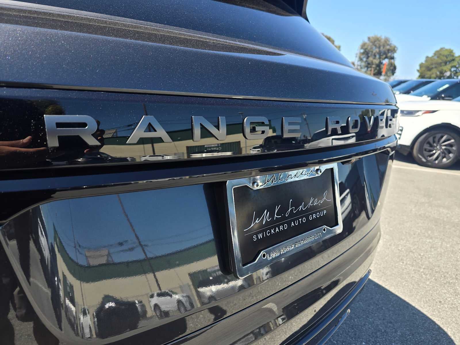 2026 Land Rover Range Rover Velar Dynamic SE