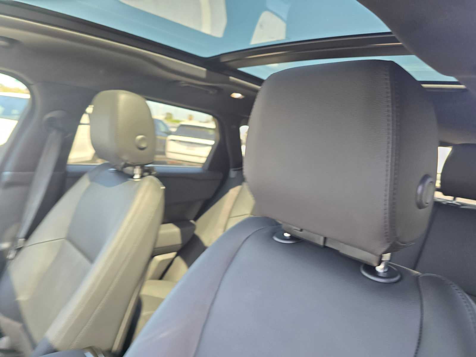 2026 Land Rover Range Rover Velar Dynamic SE