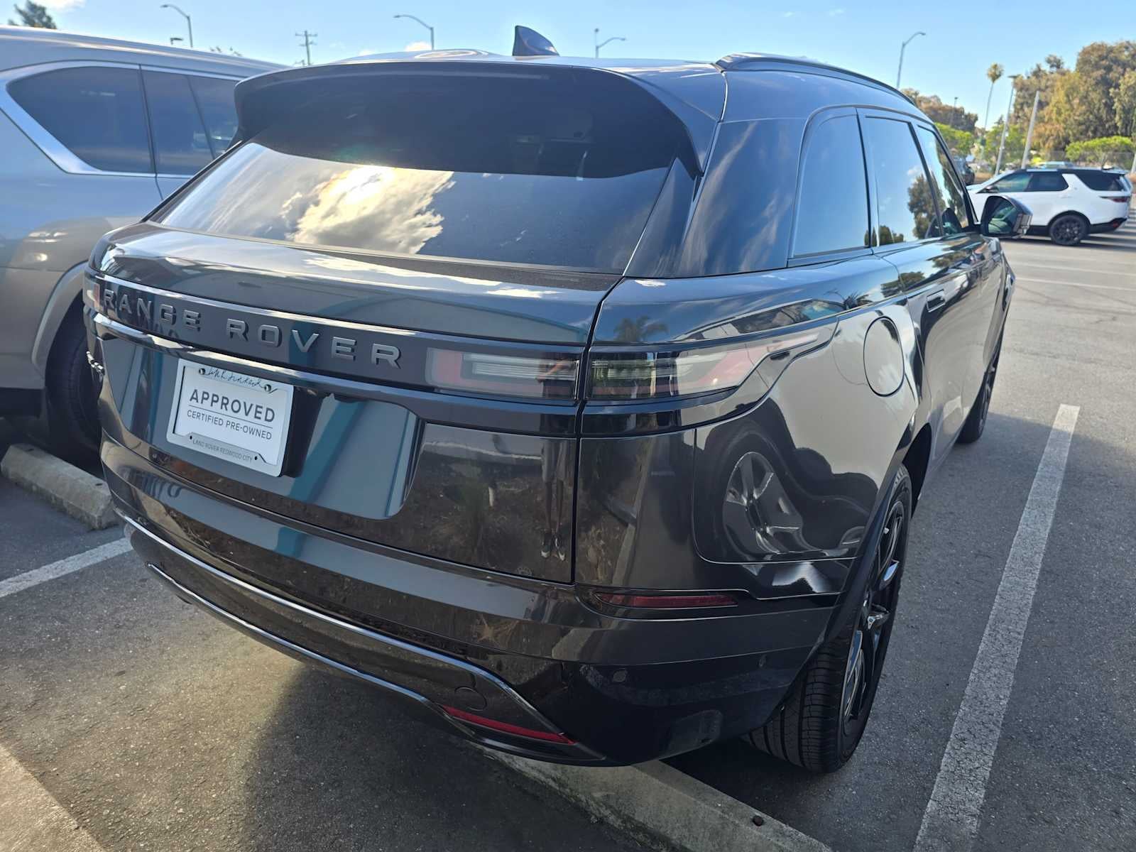 2026 Land Rover Range Rover Velar Dynamic SE