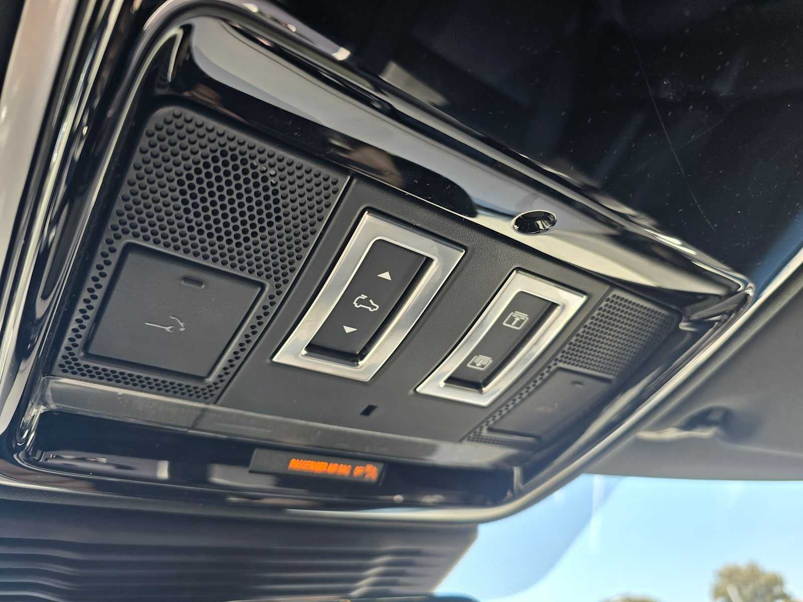 2026 Land Rover Range Rover Velar Dynamic SE