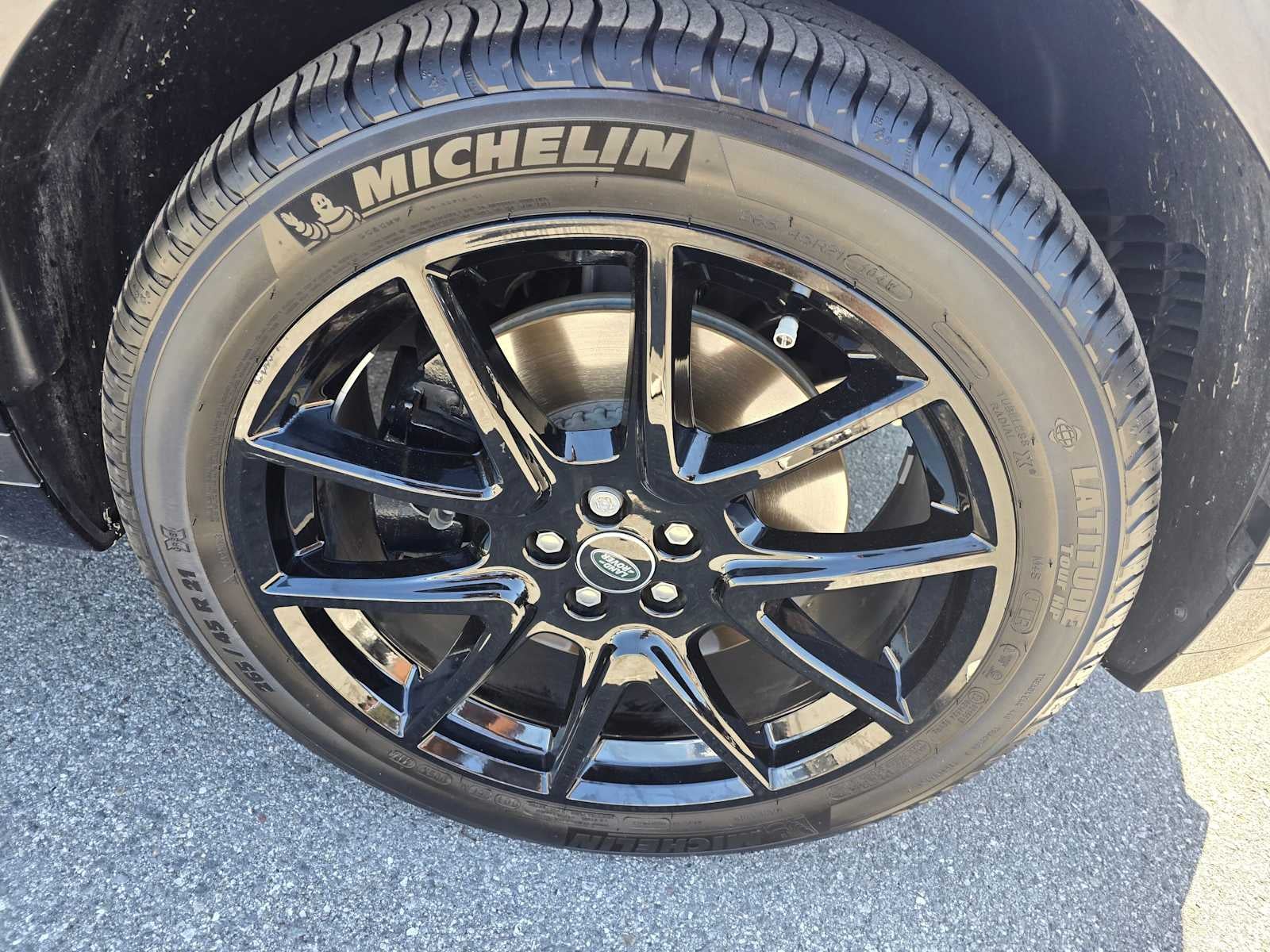 2026 Land Rover Range Rover Velar Dynamic SE