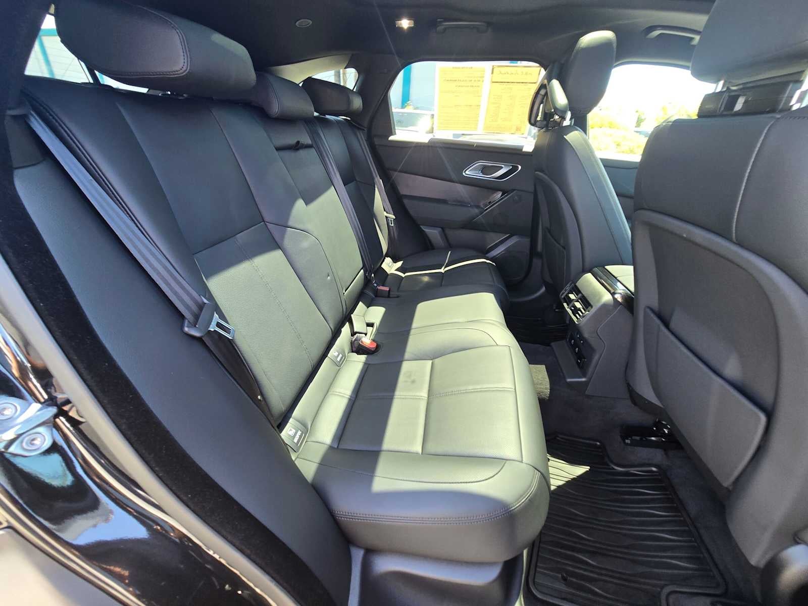 2026 Land Rover Range Rover Velar Dynamic SE