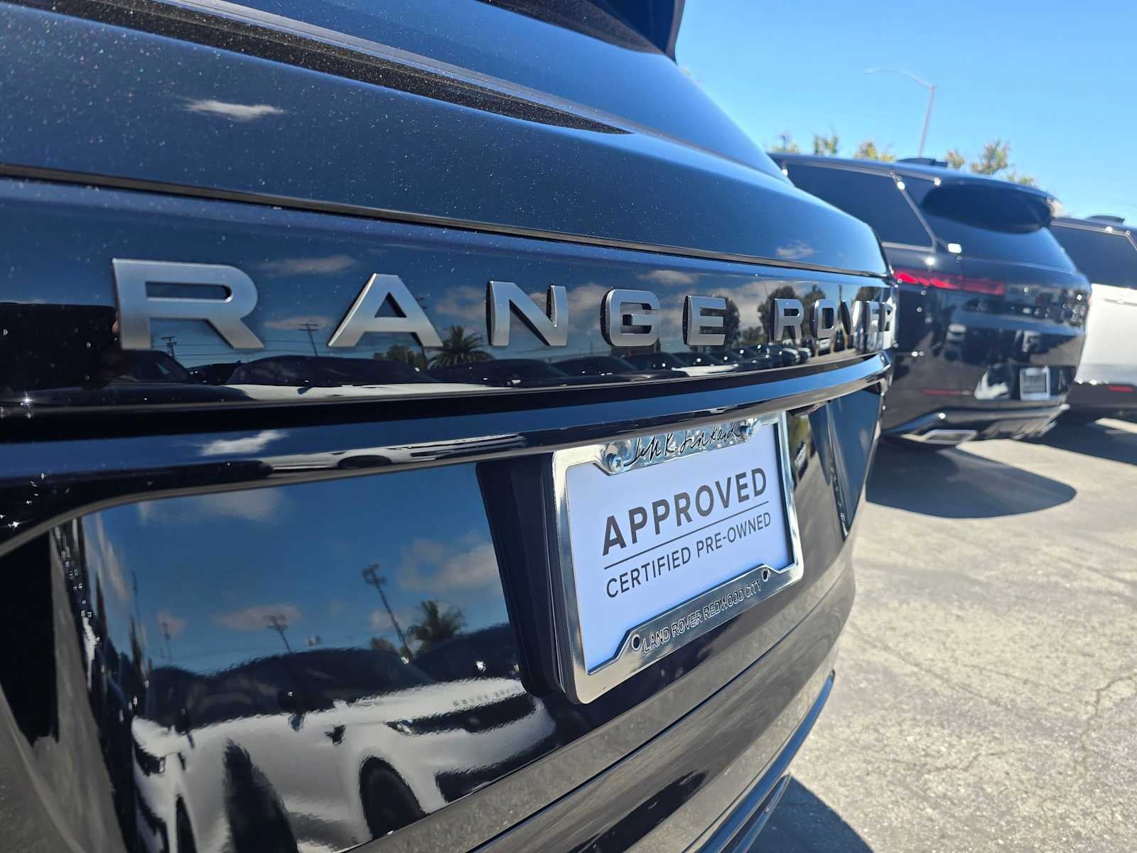 2026 Land Rover Range Rover Velar Dynamic SE