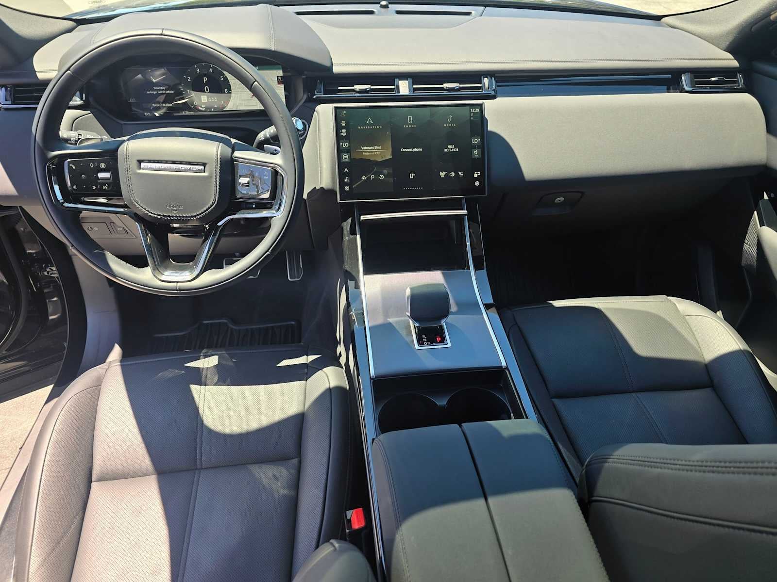 2026 Land Rover Range Rover Velar Dynamic SE