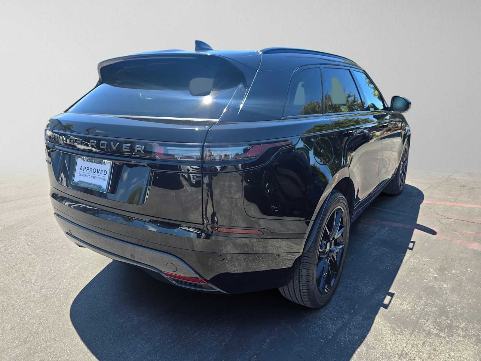 2026 Land Rover Range Rover Velar Dynamic SE