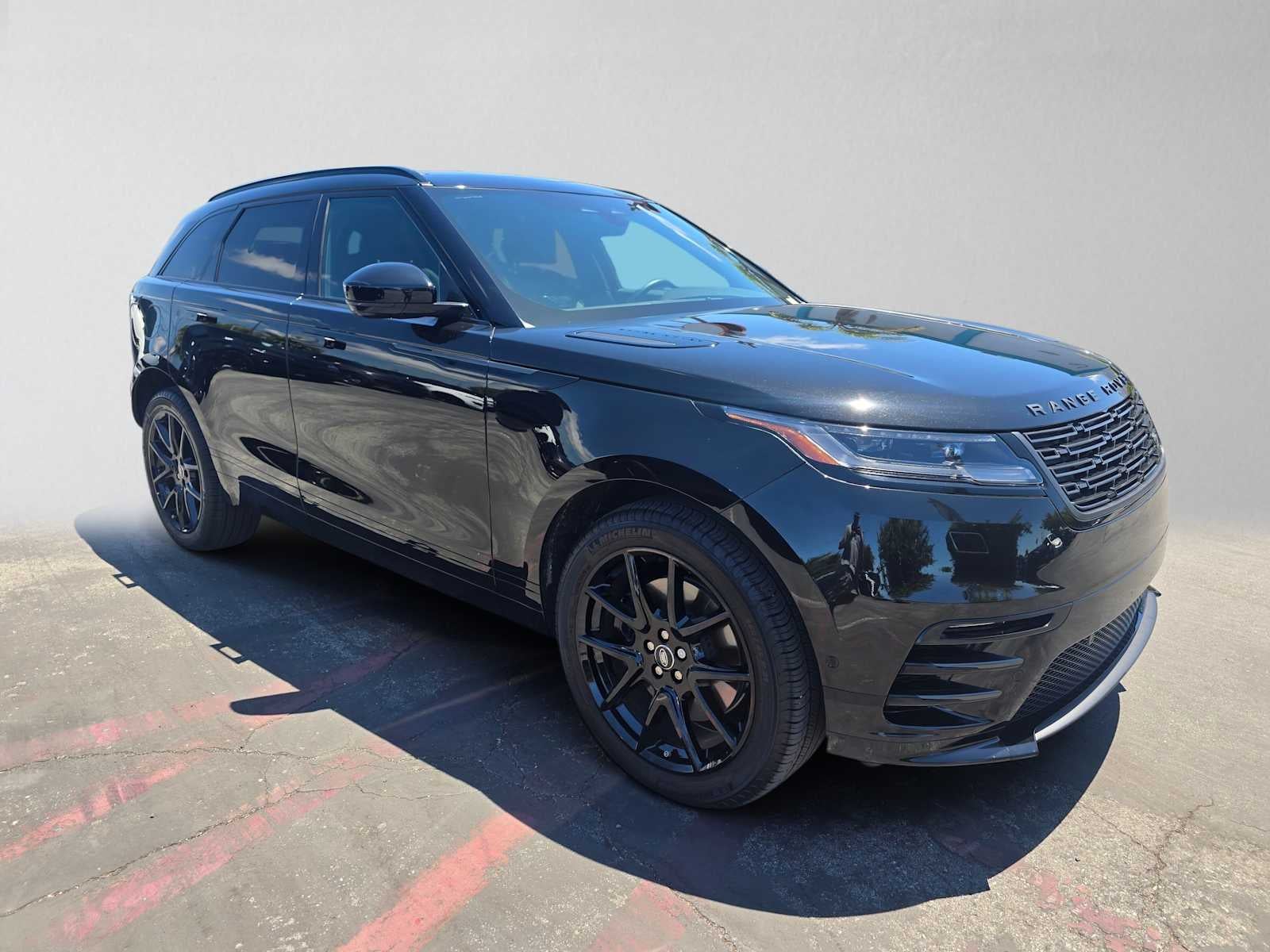2026 Land Rover Range Rover Velar Dynamic SE