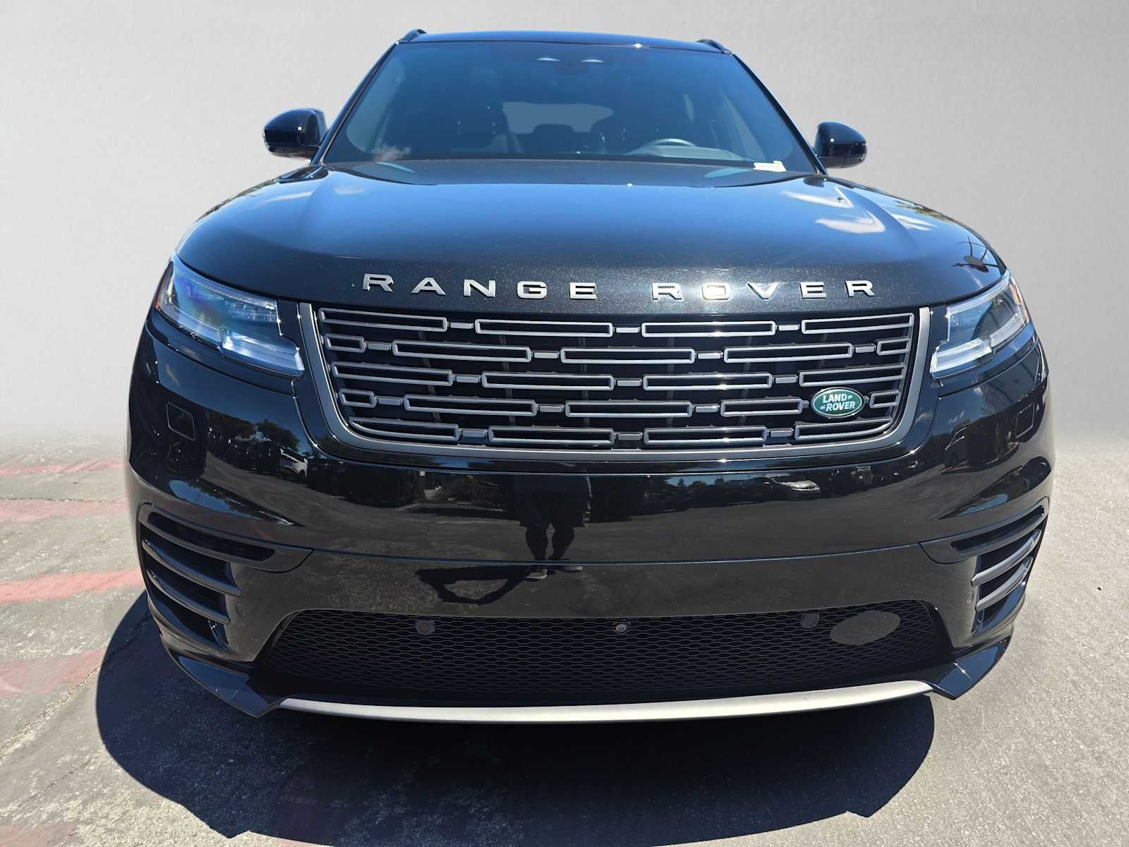 2026 Land Rover Range Rover Velar Dynamic SE