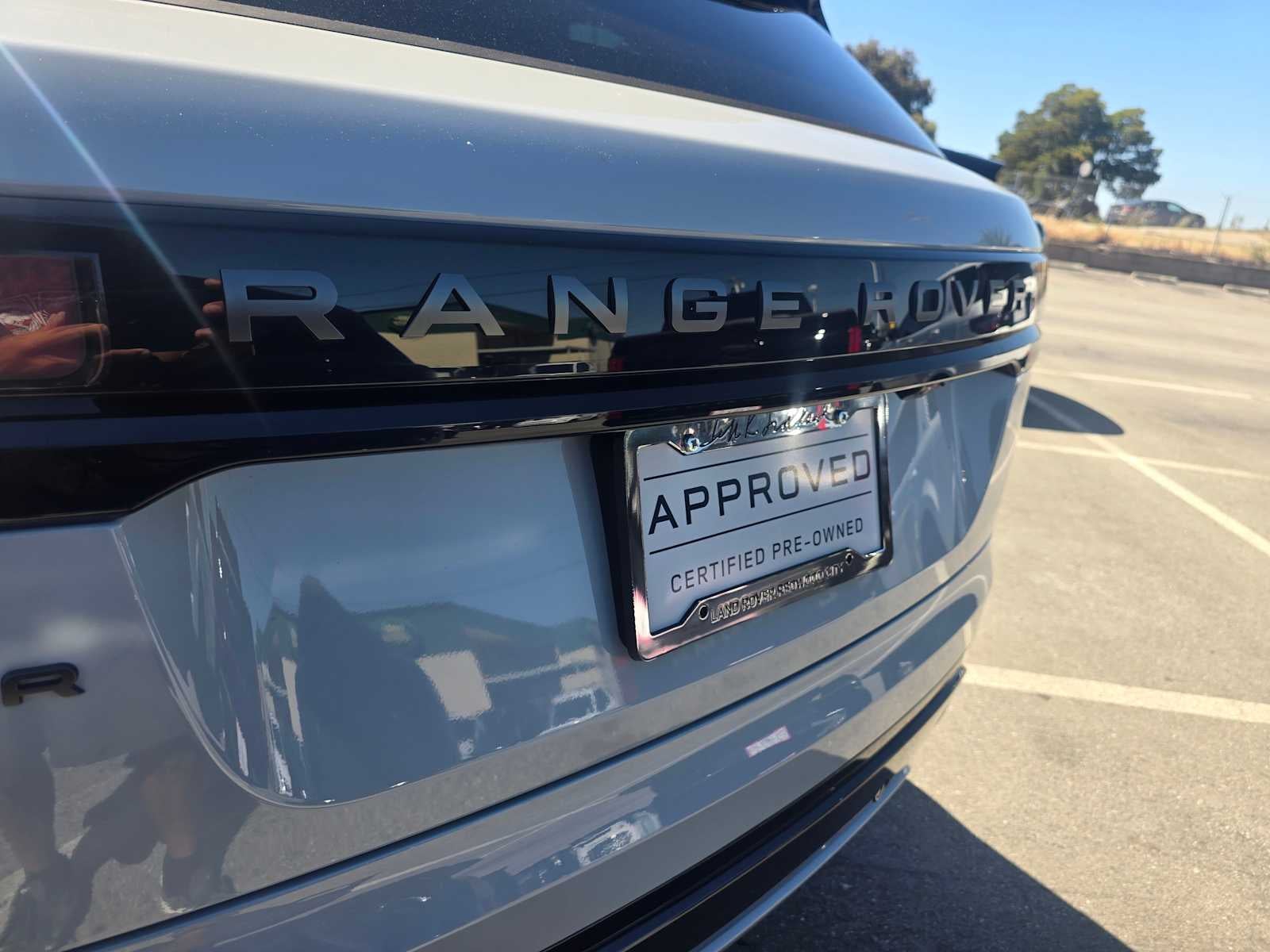 2026 Land Rover Range Rover Velar Dynamic SE