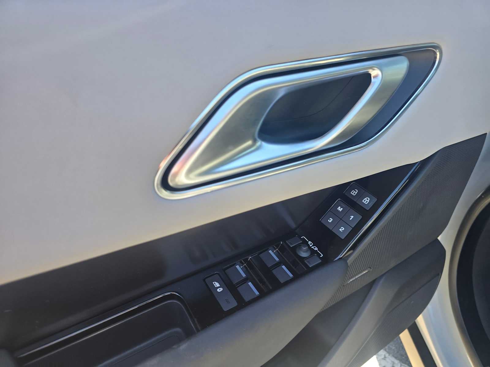 2026 Land Rover Range Rover Velar Dynamic SE