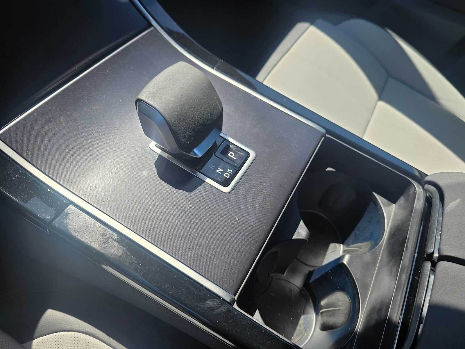 2026 Land Rover Range Rover Velar Dynamic SE