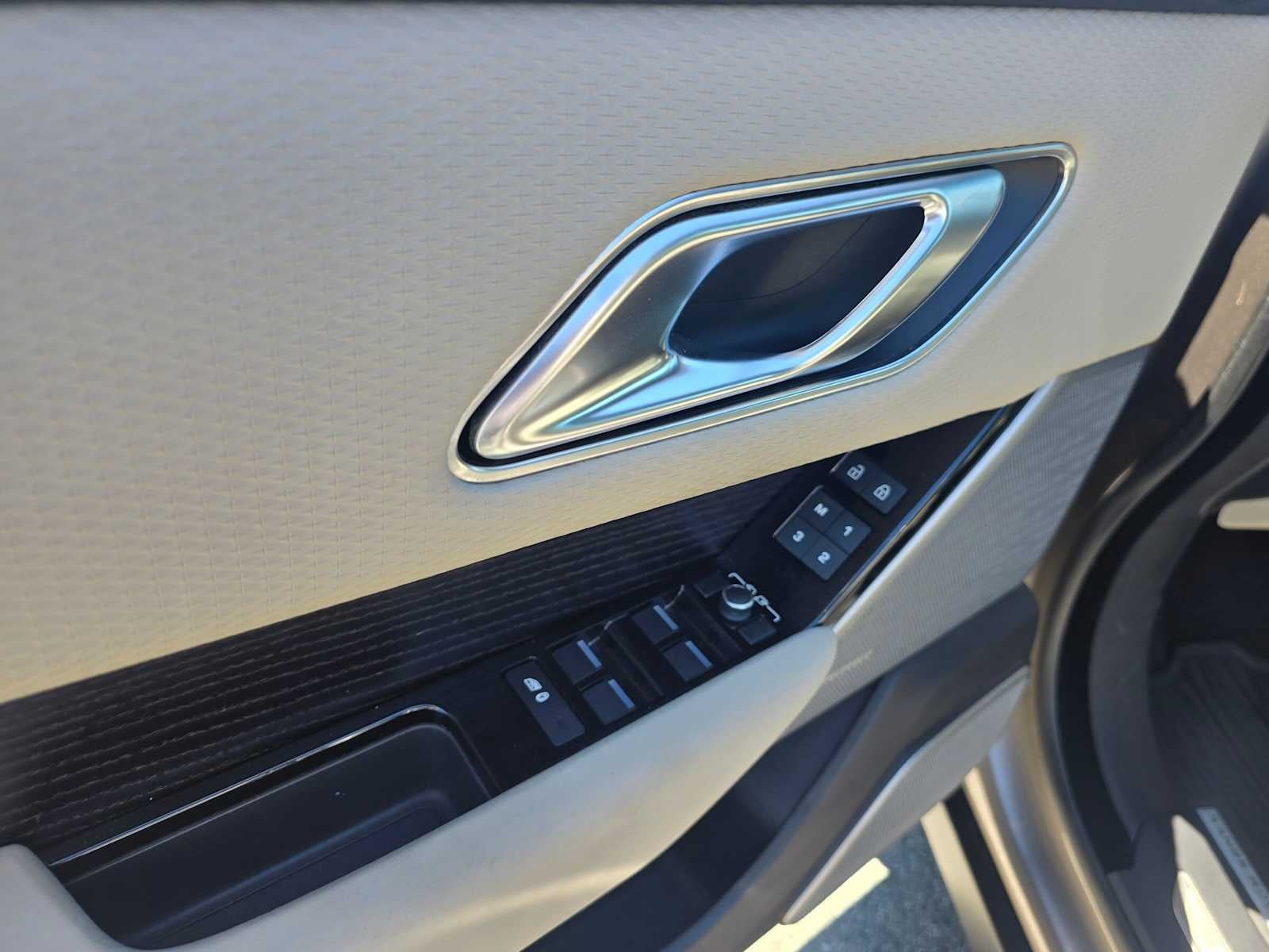 2023 Land Rover Range Rover Velar HST