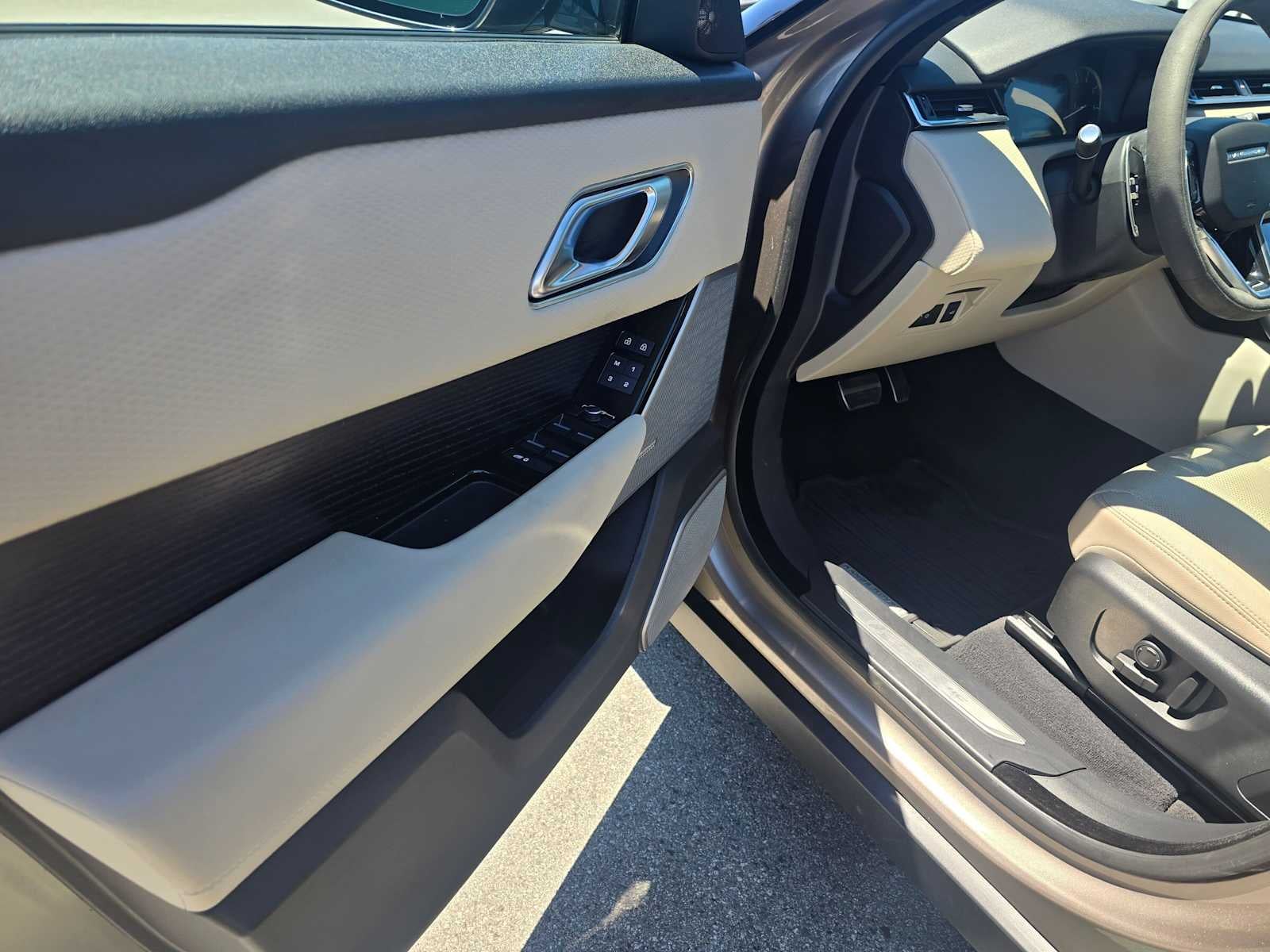 2023 Land Rover Range Rover Velar HST