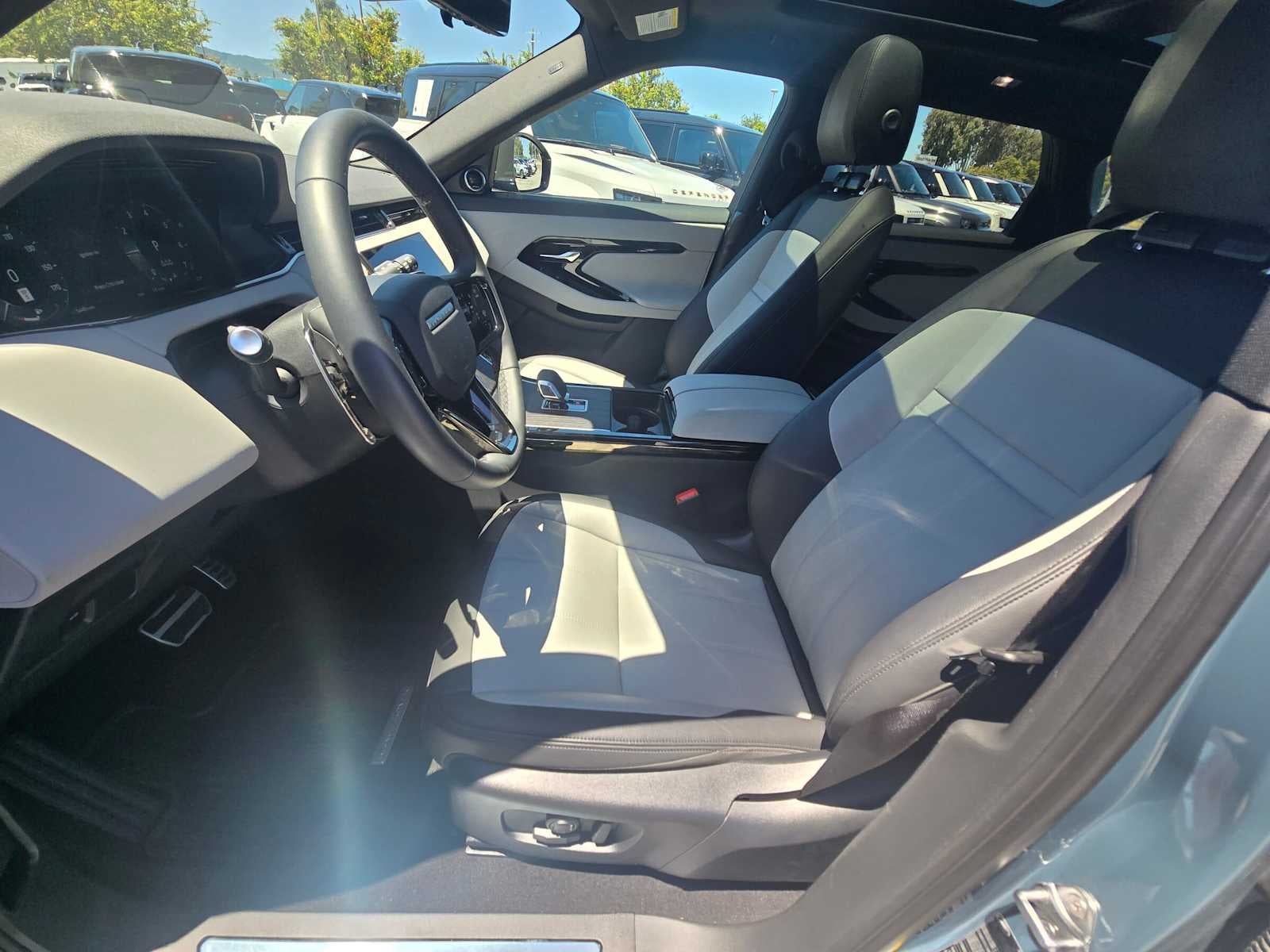 2026 Land Rover Range Rover Evoque Dynamic SE