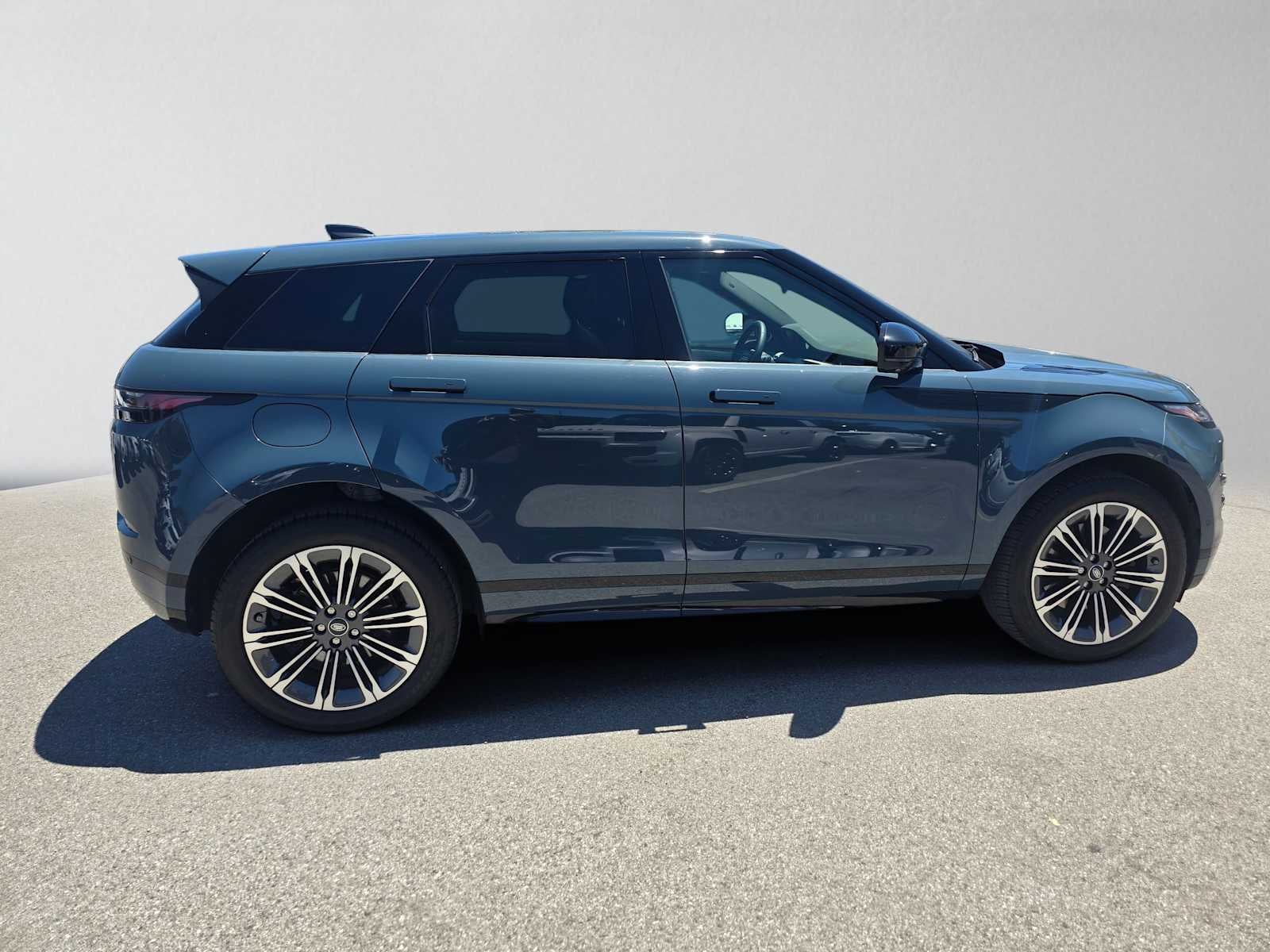2026 Land Rover Range Rover Evoque Dynamic SE