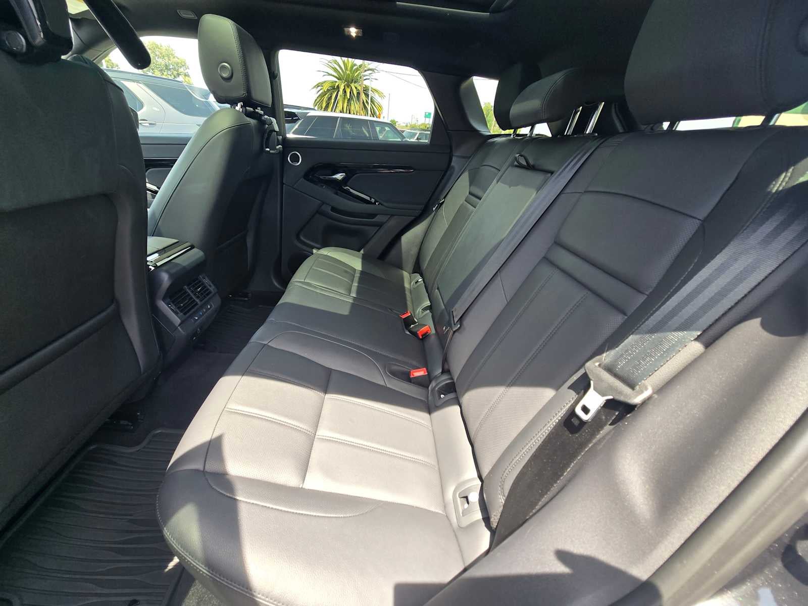 2026 Land Rover Range Rover Evoque Dynamic SE