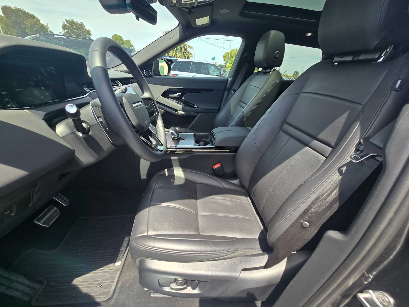 2026 Land Rover Range Rover Evoque Dynamic SE