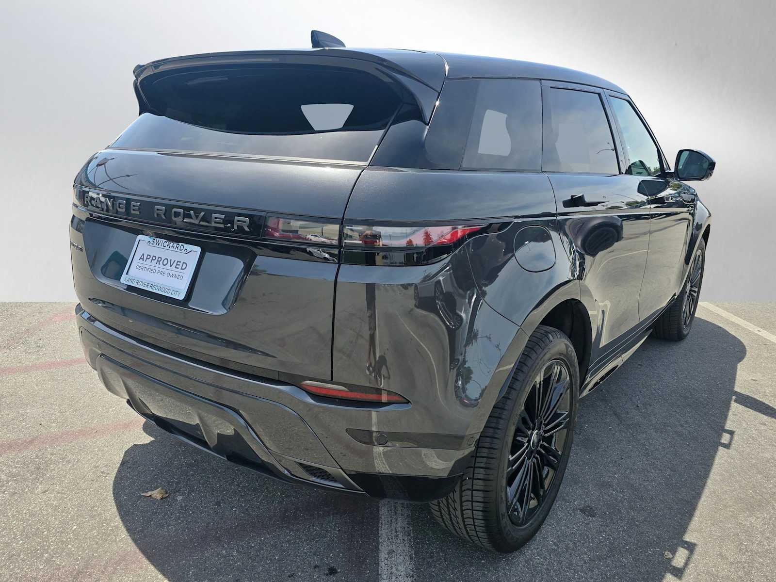 2026 Land Rover Range Rover Evoque Dynamic SE