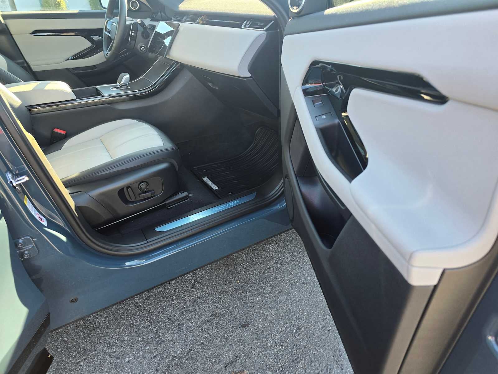 2025 Land Rover Range Rover Evoque Dynamic SE