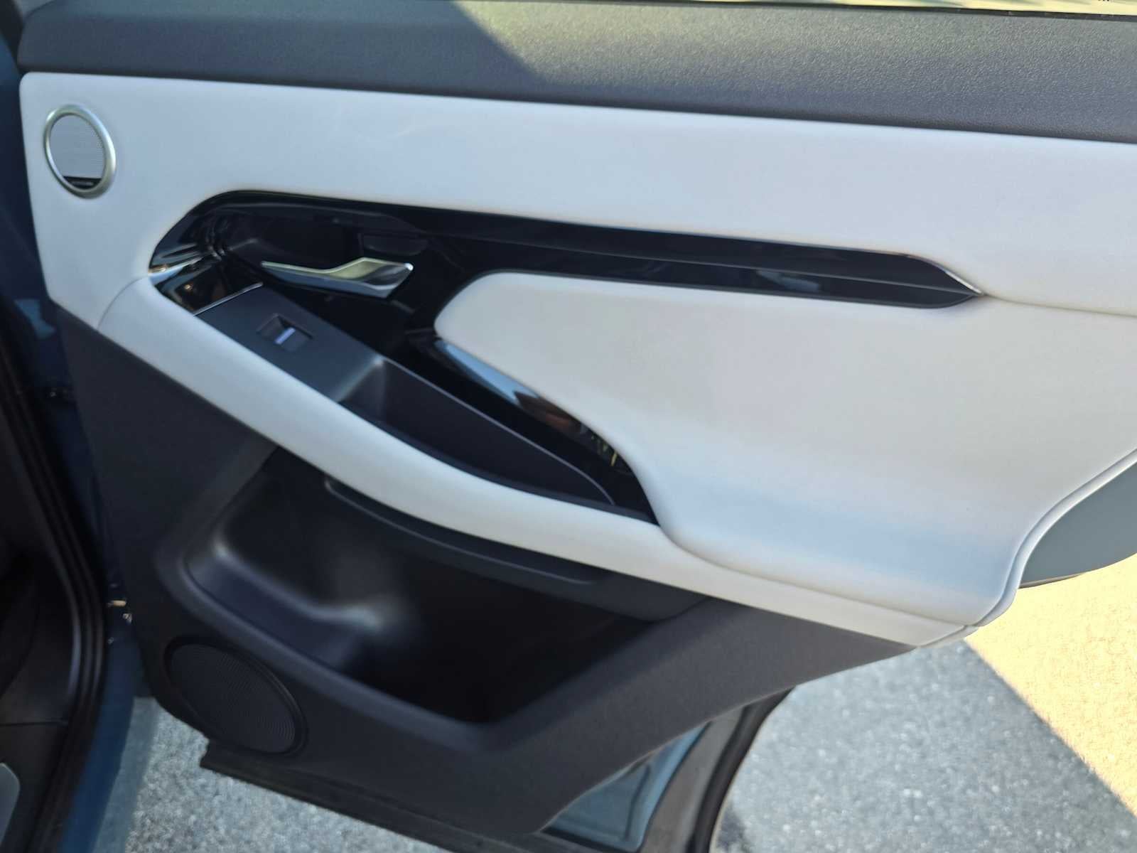 2025 Land Rover Range Rover Evoque Dynamic SE