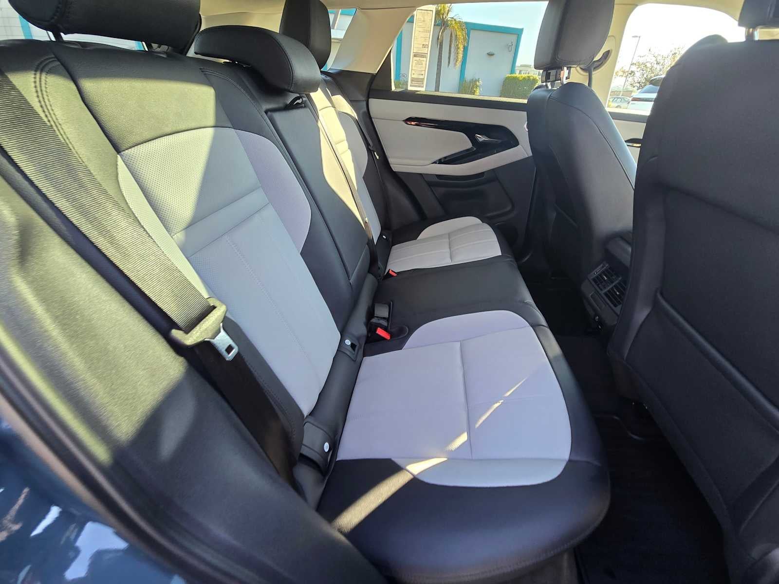 2025 Land Rover Range Rover Evoque Dynamic SE