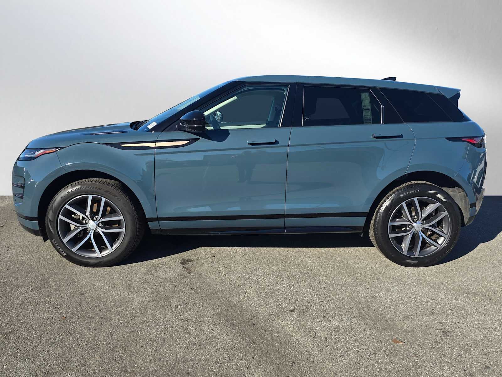 2025 Land Rover Range Rover Evoque Dynamic SE