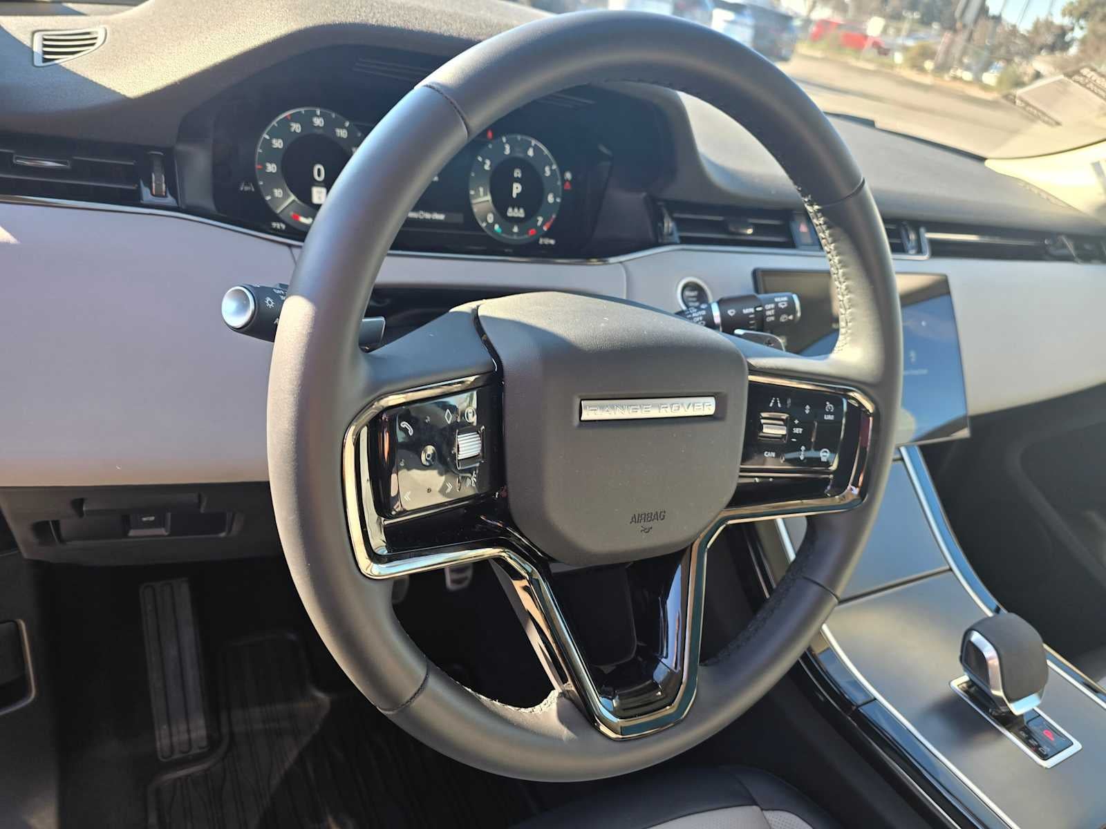 2025 Land Rover Range Rover Evoque Dynamic SE