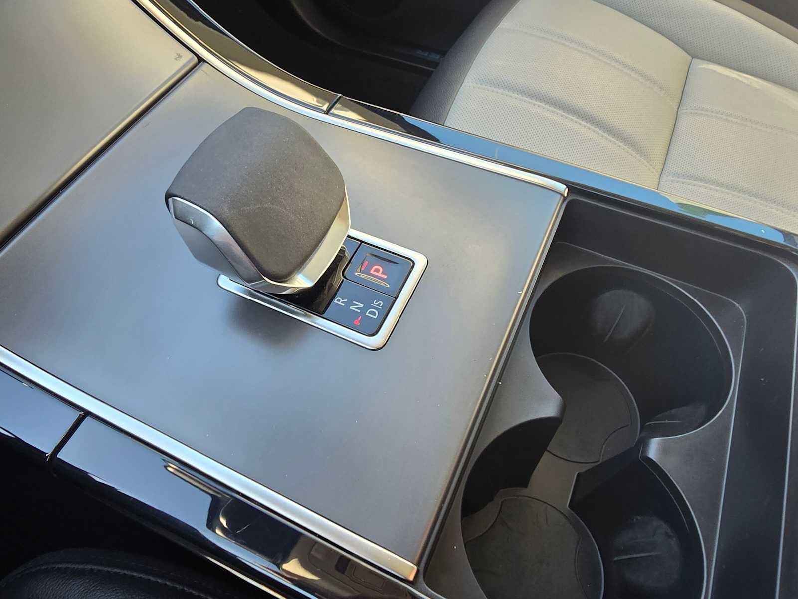 2025 Land Rover Range Rover Evoque Dynamic SE