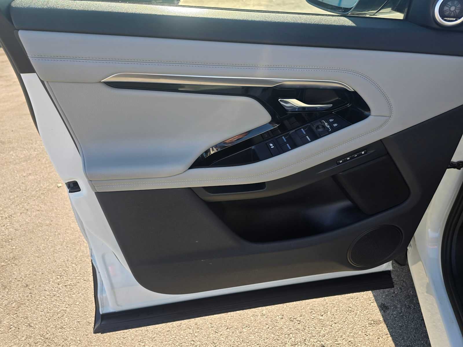 2023 Land Rover Range Rover Evoque SE